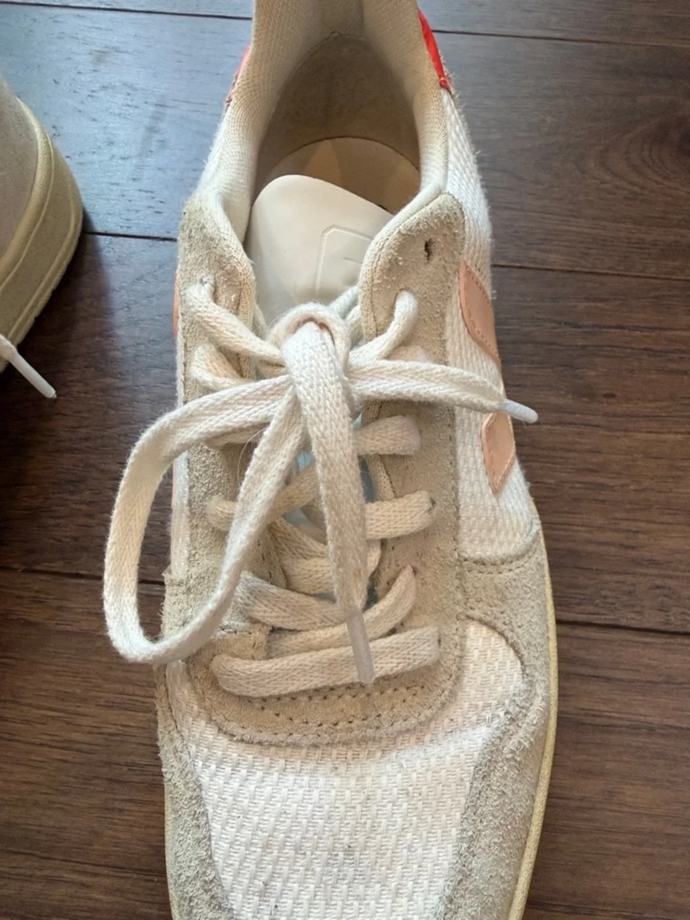 Veja V-10 SP2020 Collection Size 37/6 - C33-002